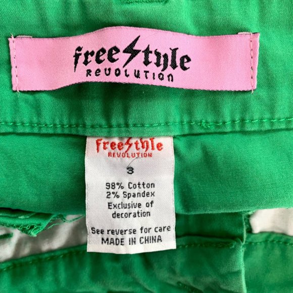 Free Style Revolution Casual Shorts Stitched - Picture 9 of 10